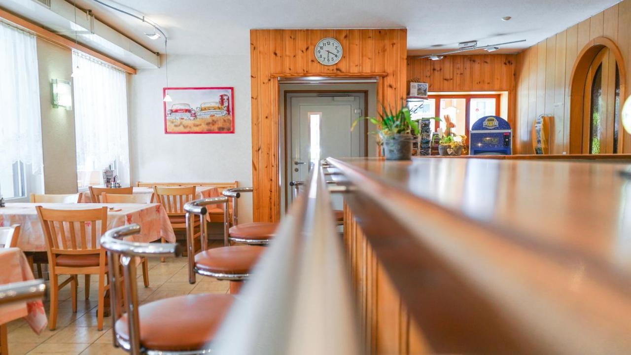 Hotel Alpina Ulrichen Extérieur photo